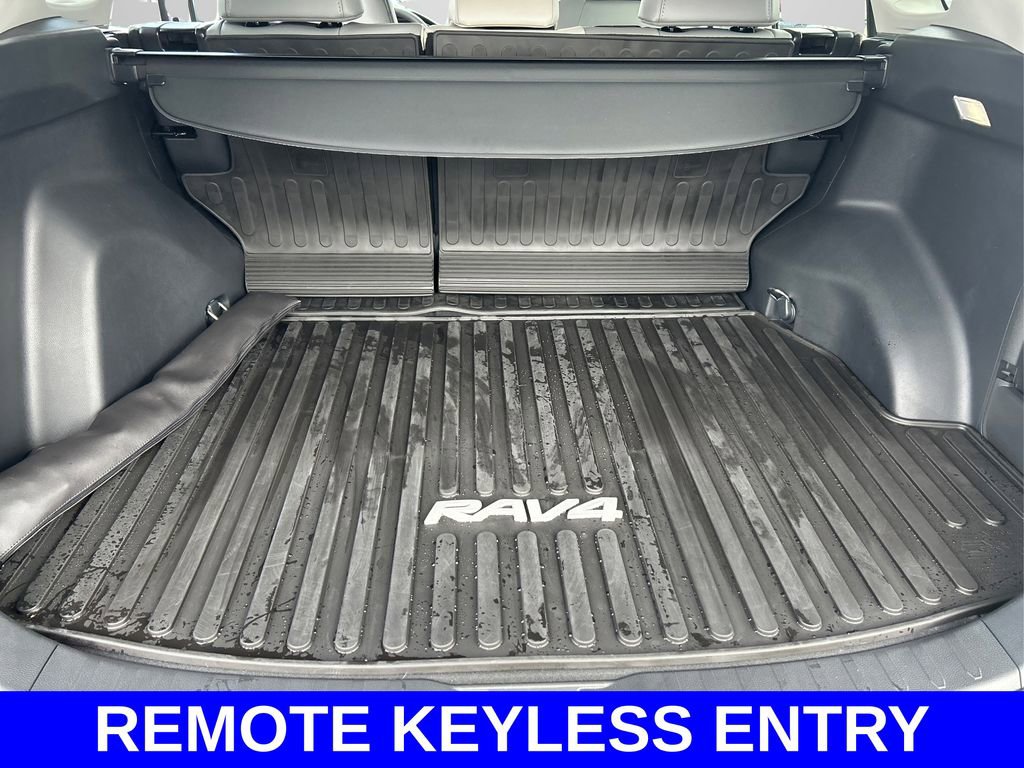Used 2023 Toyota RAV4 XLE Premium image 11