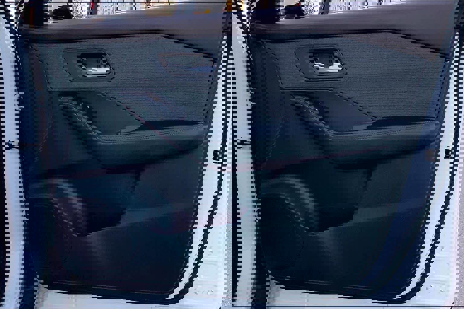 Used 2023 Nissan Rogue SV image 22