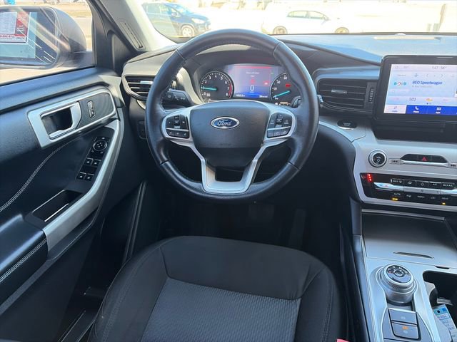 Used 2022 Ford Explorer XLT image 29
