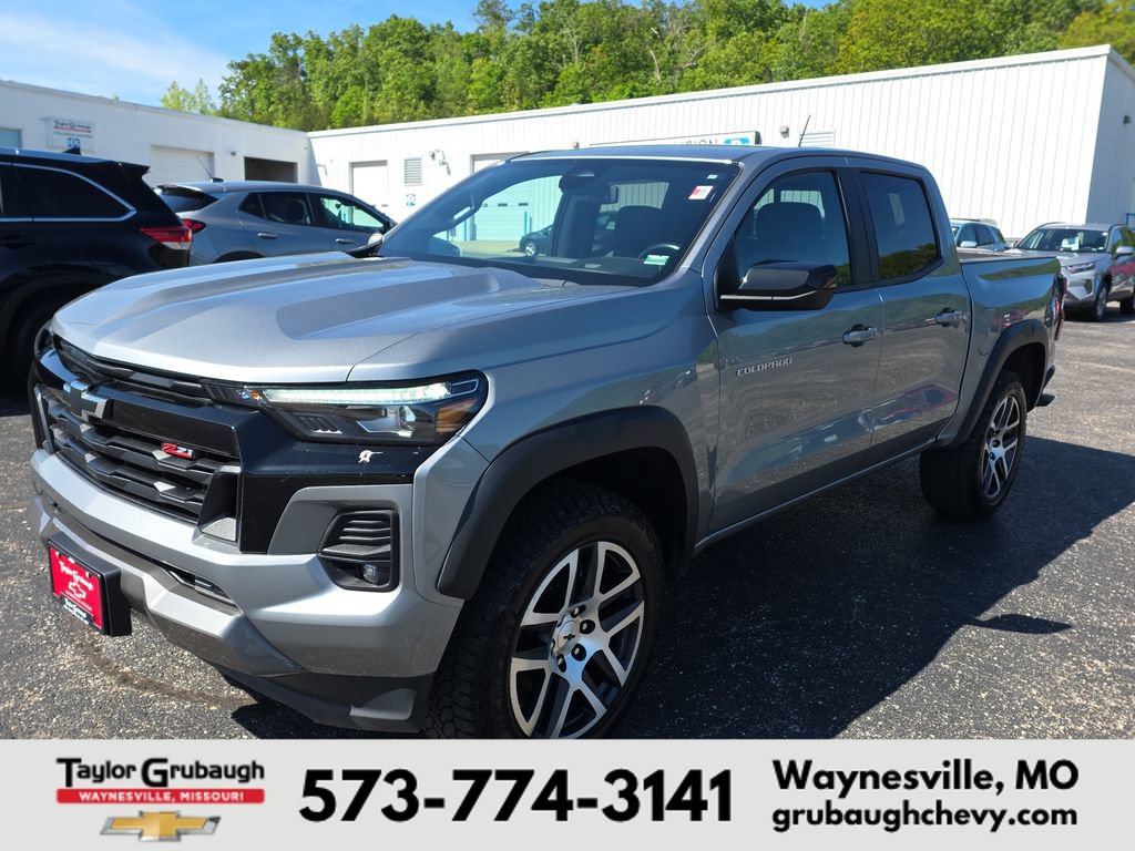 Used 2023 Chevrolet Colorado Z71 w/ Z71 Convenience Package 2 AWD/4WD image 4