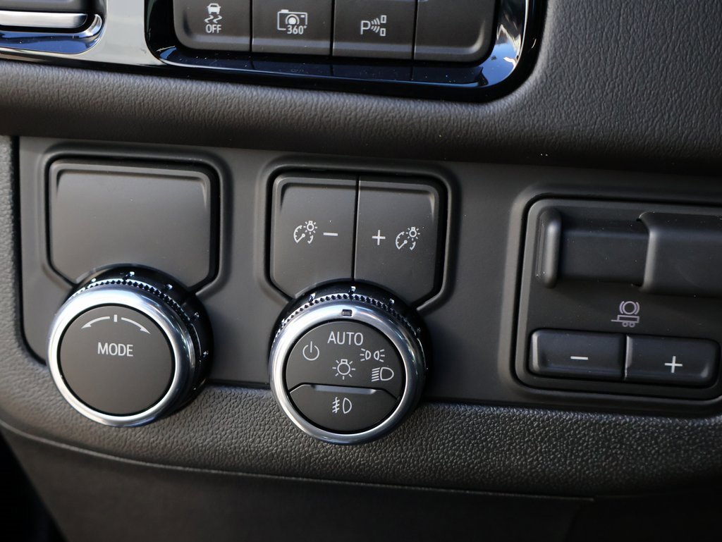 New 2025 GMC Yukon Elevation image 46