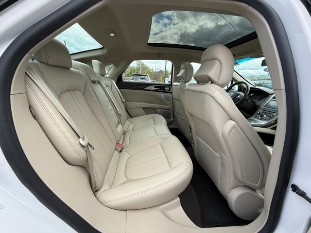 Used 2019 Lincoln MKZ Reserve w/ Luxury Package AWD/4WD image 17