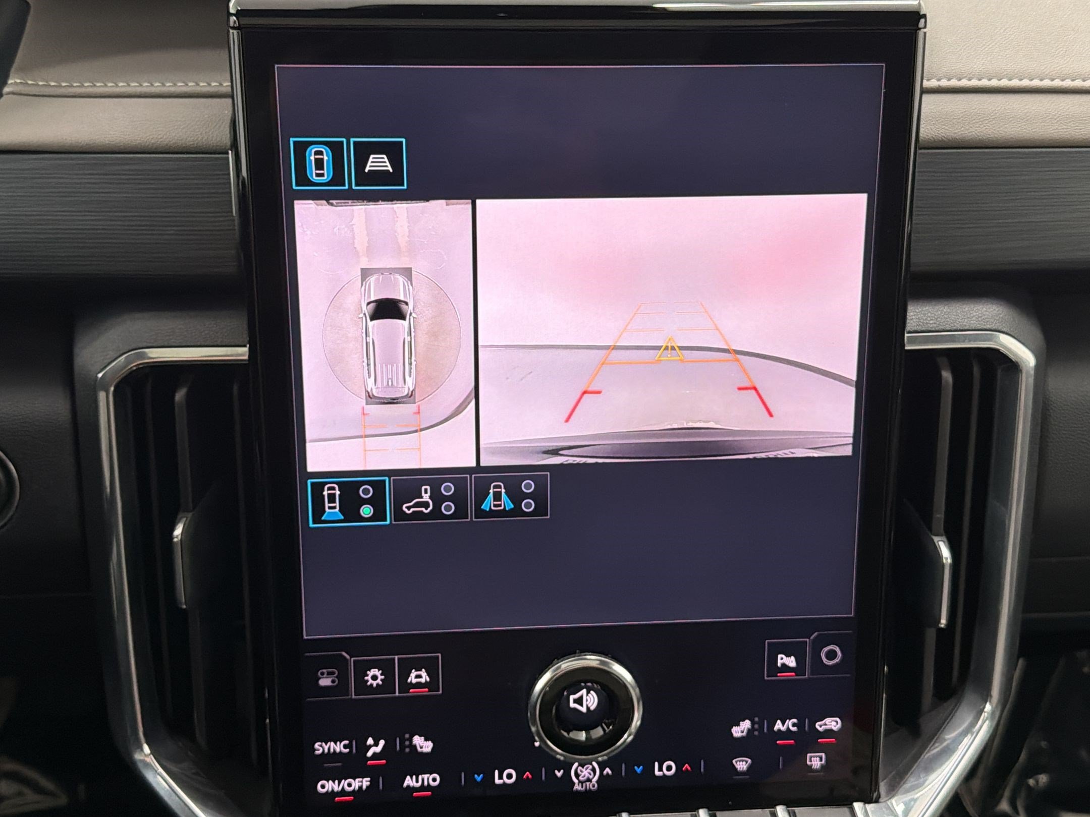 Used 2024 GMC Acadia Elevation w/ Luxury Package FWD image 18