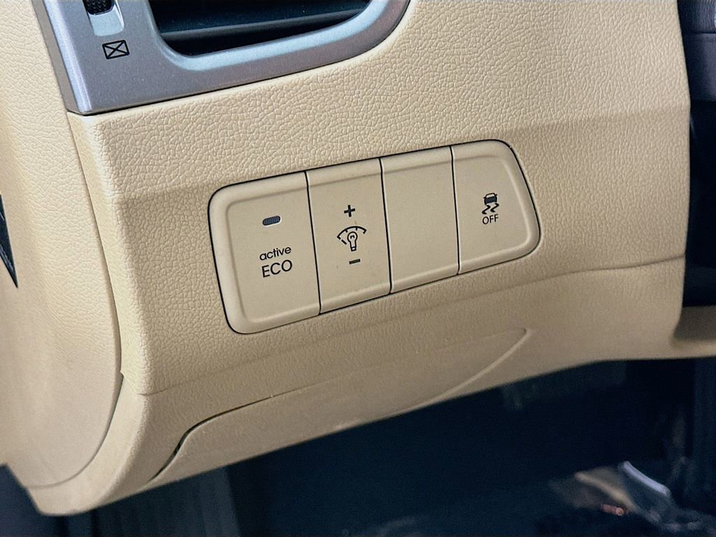 Used 2013 Hyundai Elantra GLS image 15