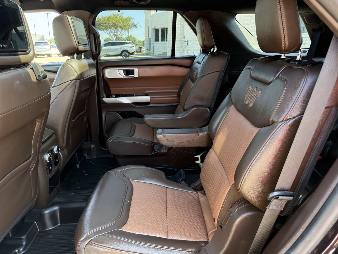 Used 2021 Ford Explorer King Ranch w/ Premium Technology Package RWD image 28