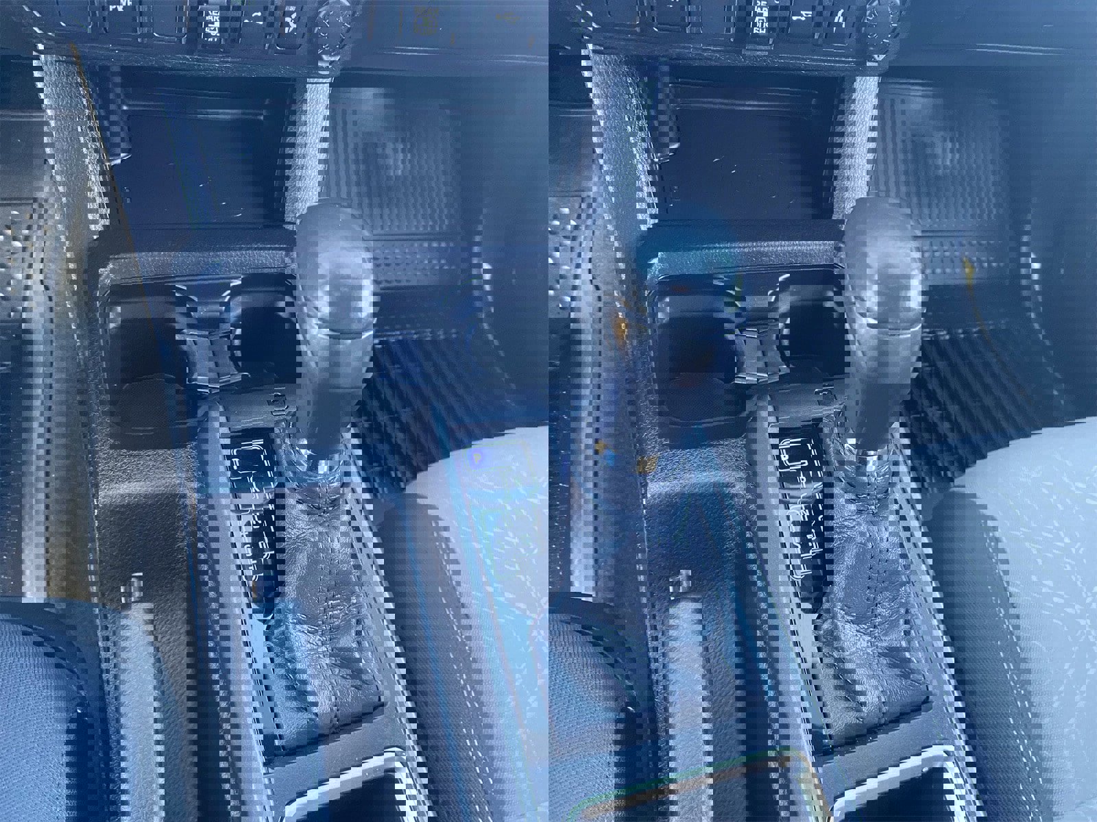 Used 2022 Toyota Tacoma TRD Off-Road image 31