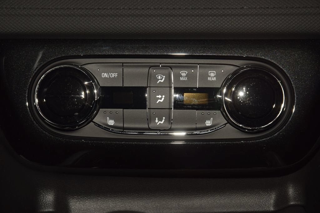 New 2026 Chevrolet TrailBlazer LT w/ Convenience Package FWD image 31