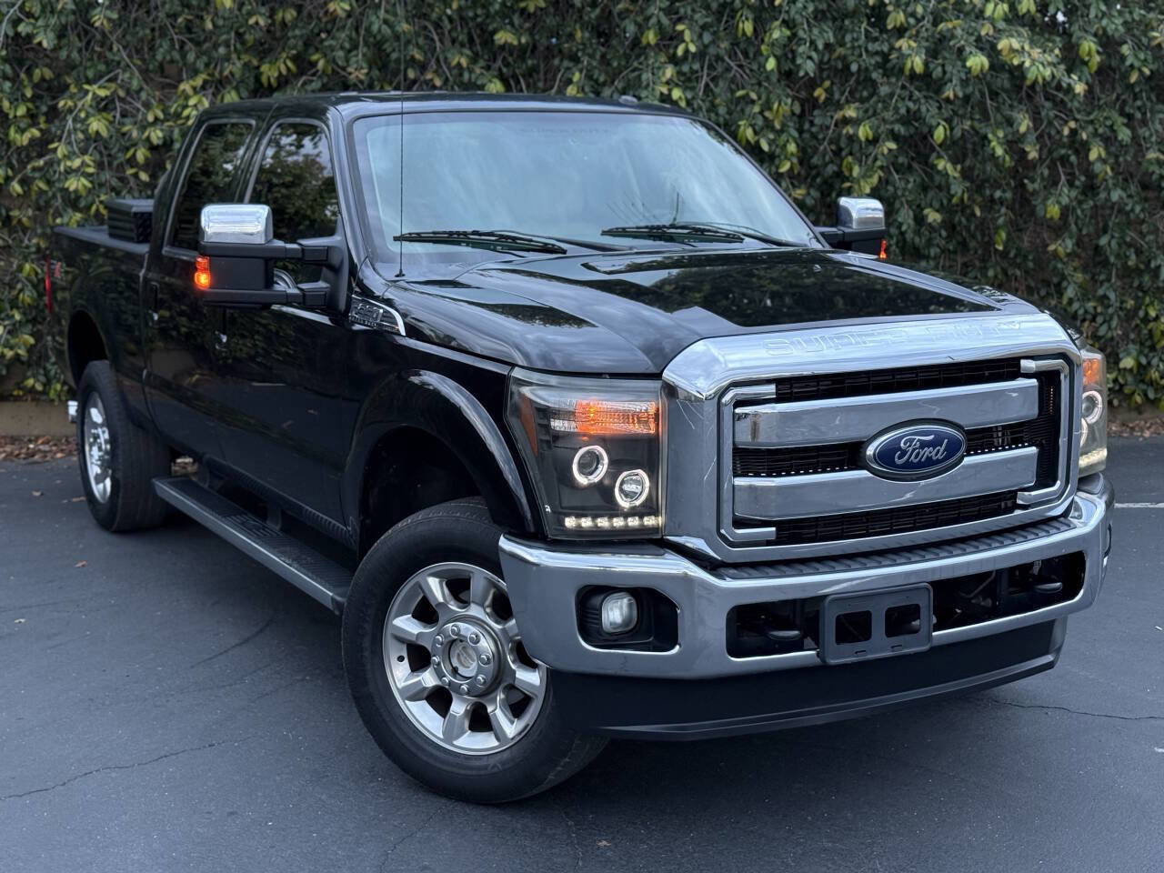 Used 2011 Ford F350 Lariat w/ Lariat Ultimate Pkg AWD/4WD image 2
