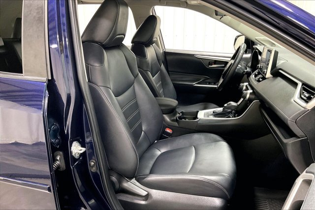 Used 2021 Toyota RAV4 XLE Premium AWD/4WD image 7