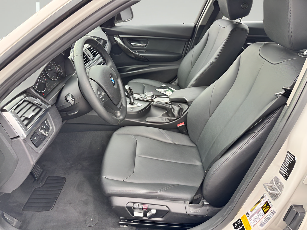 Used 2016 BMW 320i xDrive Sedan AWD/4WD image 9