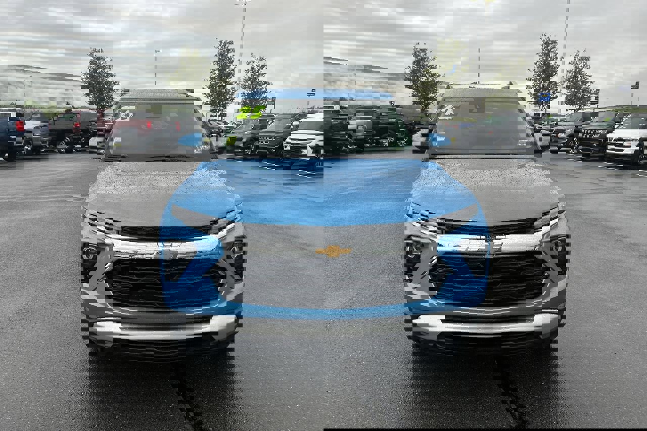 New 2025 Chevrolet TrailBlazer LT w/ Convenience Package image 2