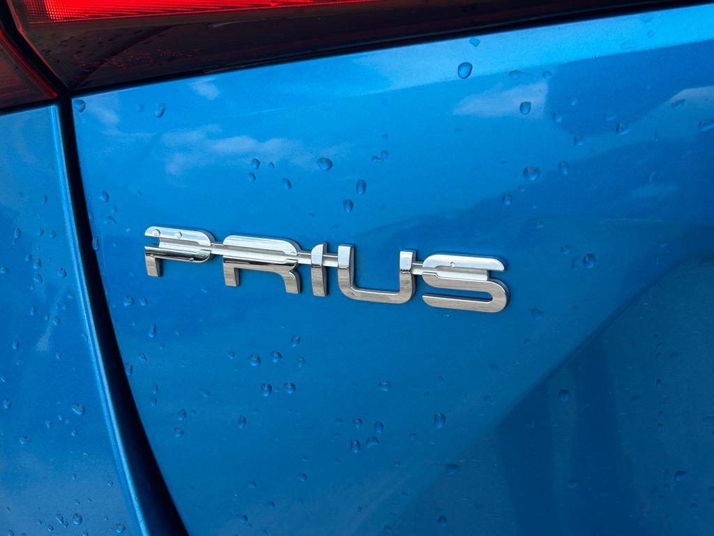 Certified 2021 Toyota Prius XLE FWD image 12