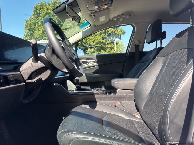 Used 2024 Kia Sportage EX FWD image 13