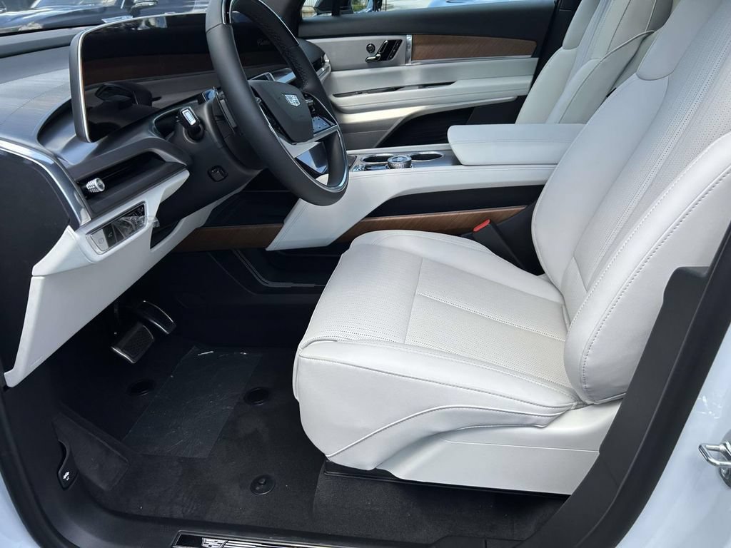 New 2027 Cadillac Vistiq Luxury AWD/4WD image 21