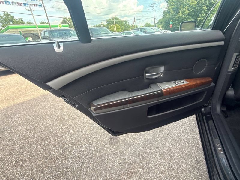 Used 2004 BMW 760Li RWD image 13