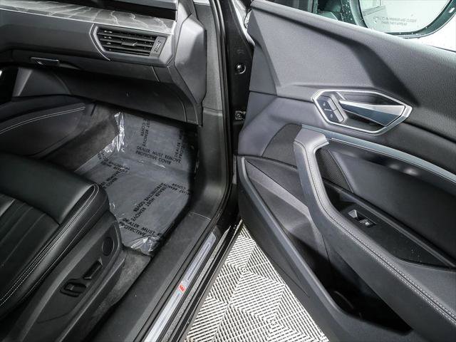 Used 2022 Audi e-tron Premium w/ Convenience Plus Package AWD/4WD image 25