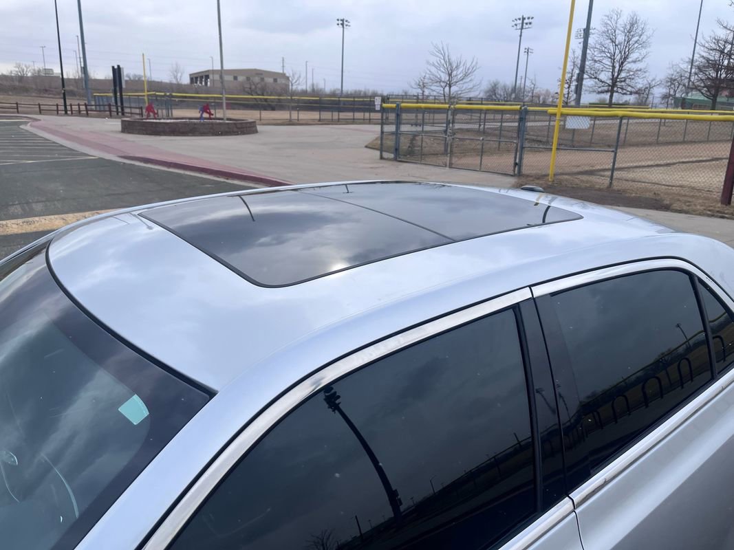 Used 2012 Chrysler 300 C image 9