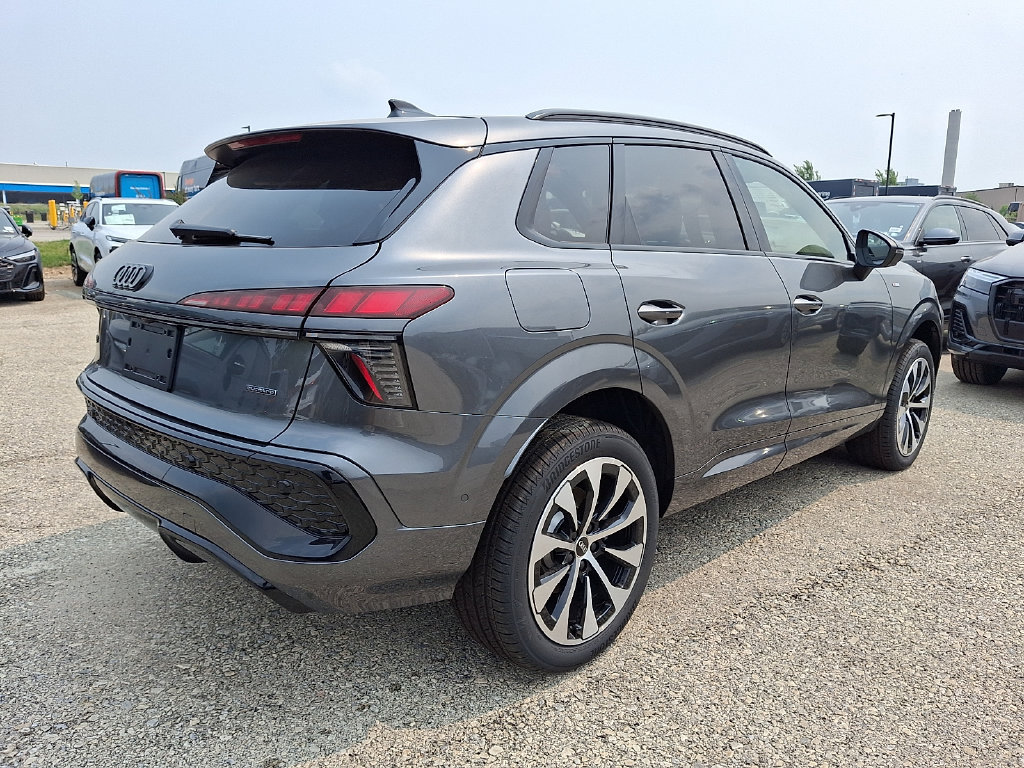 New 2026 Audi Q3 quattro 2.0T AWD/4WD image 4