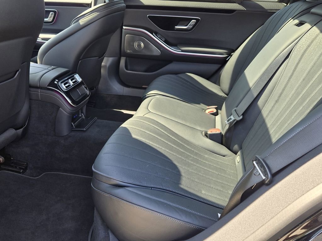 Used 2025 Mercedes-Benz S 500 4MATIC image 11