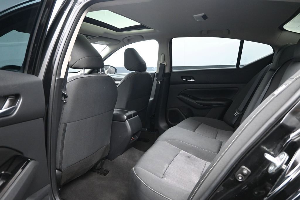 Used 2022 Nissan Altima 2.5 SR w/ Midnight Edition Package FWD image 27