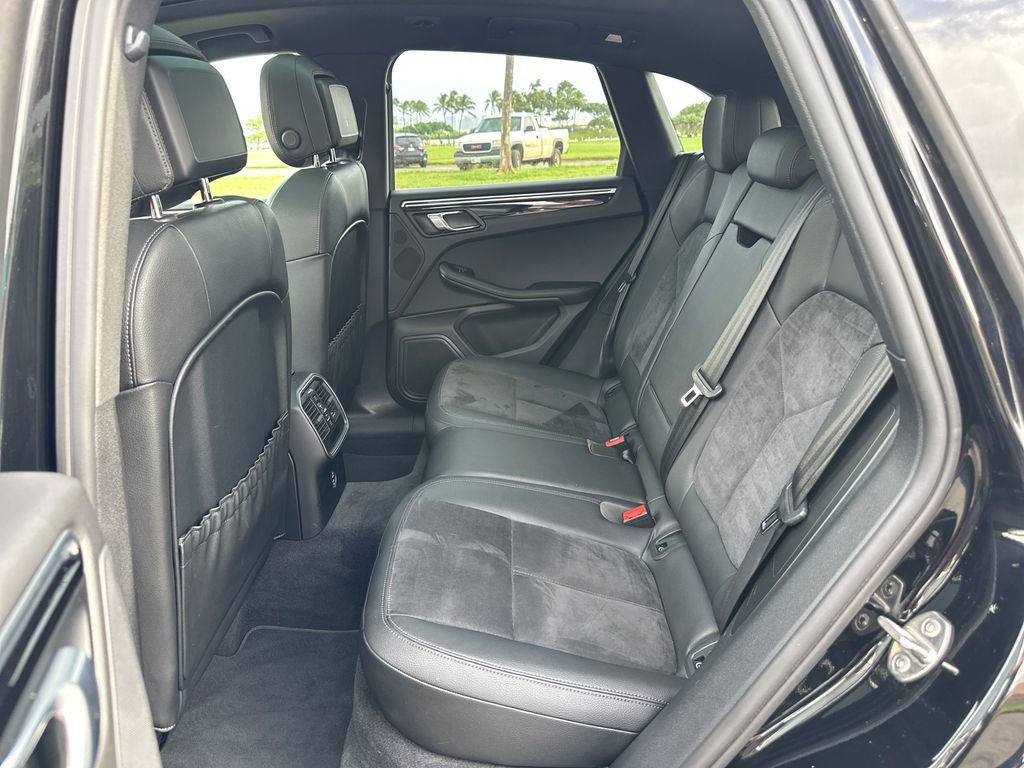 Used 2021 Porsche Macan image 14