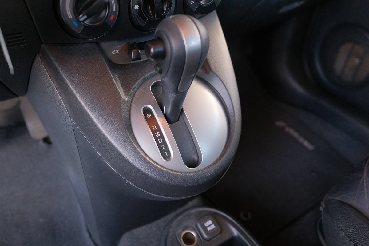 Used 2014 MAZDA MAZDA2 Sport FWD image 18