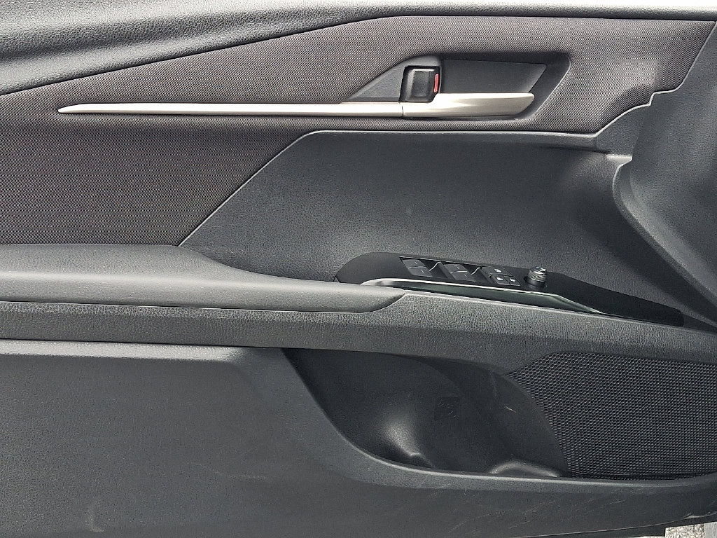 Used 2025 Toyota Camry LE FWD image 13