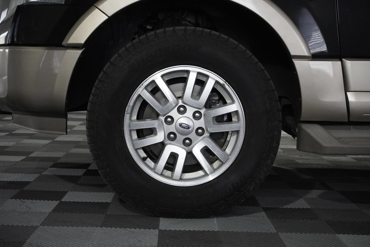 Used 2014 Ford Expedition EL XLT w/ Equipment Group 202A AWD/4WD image 24
