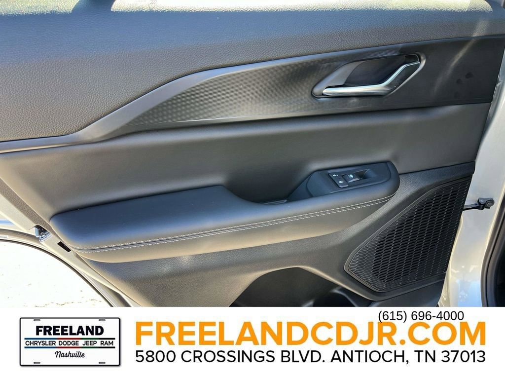 New 2025 Jeep Grand Cherokee 4WD image 17