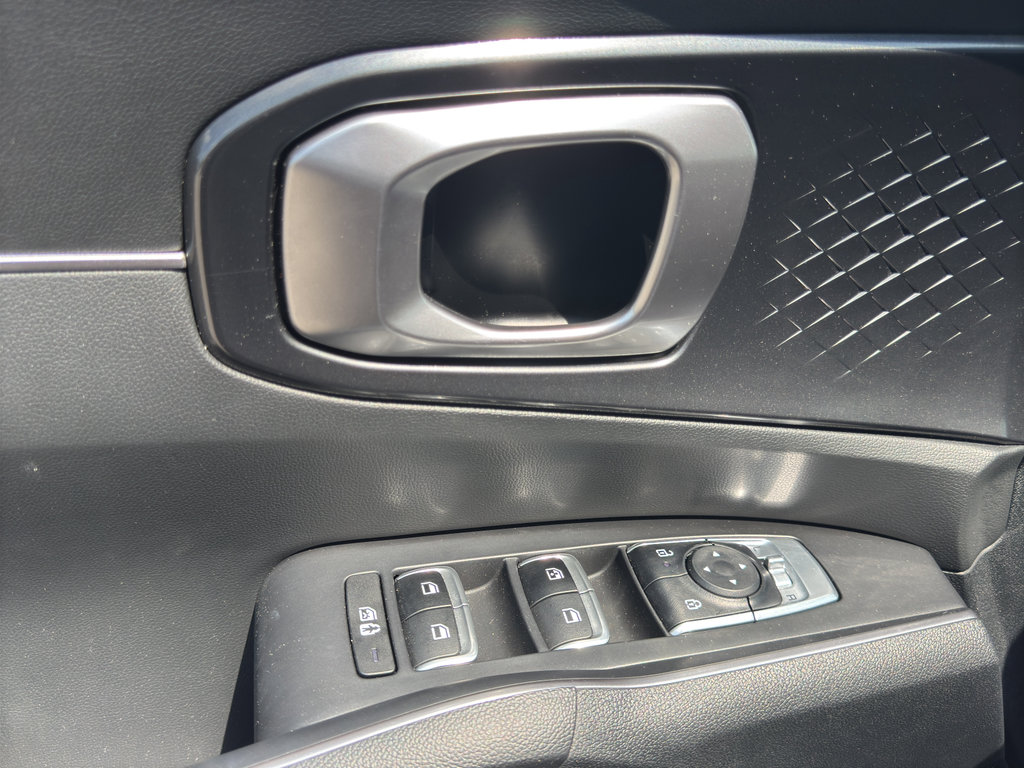 Used 2025 Kia Sorento S image 14