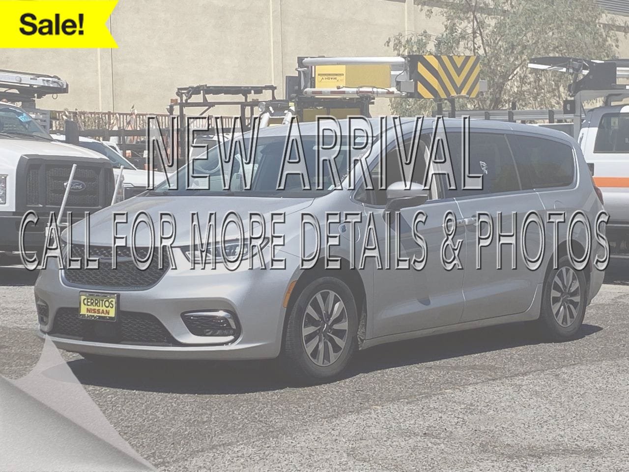 Used 2023 Chrysler Pacifica Touring-L