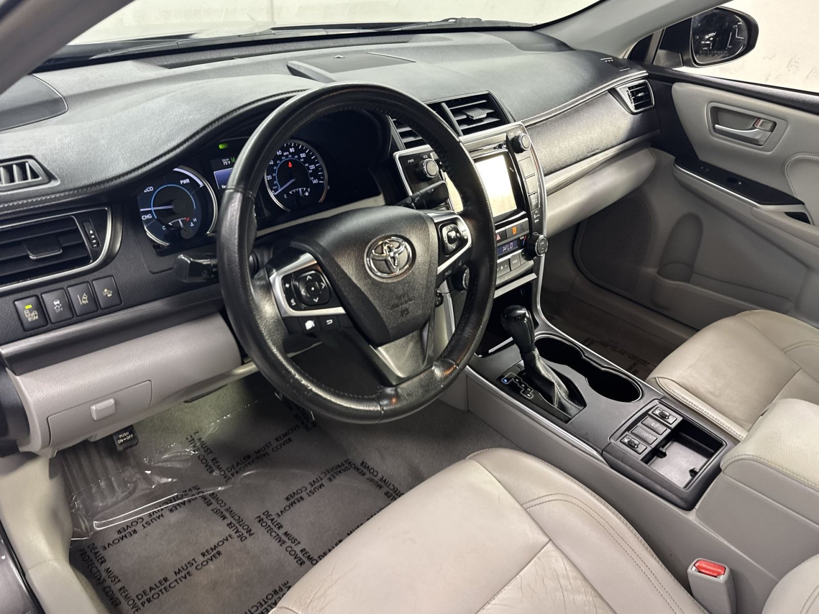Used 2015 Toyota Camry XLE w/ Moonroof Package FWD image 16