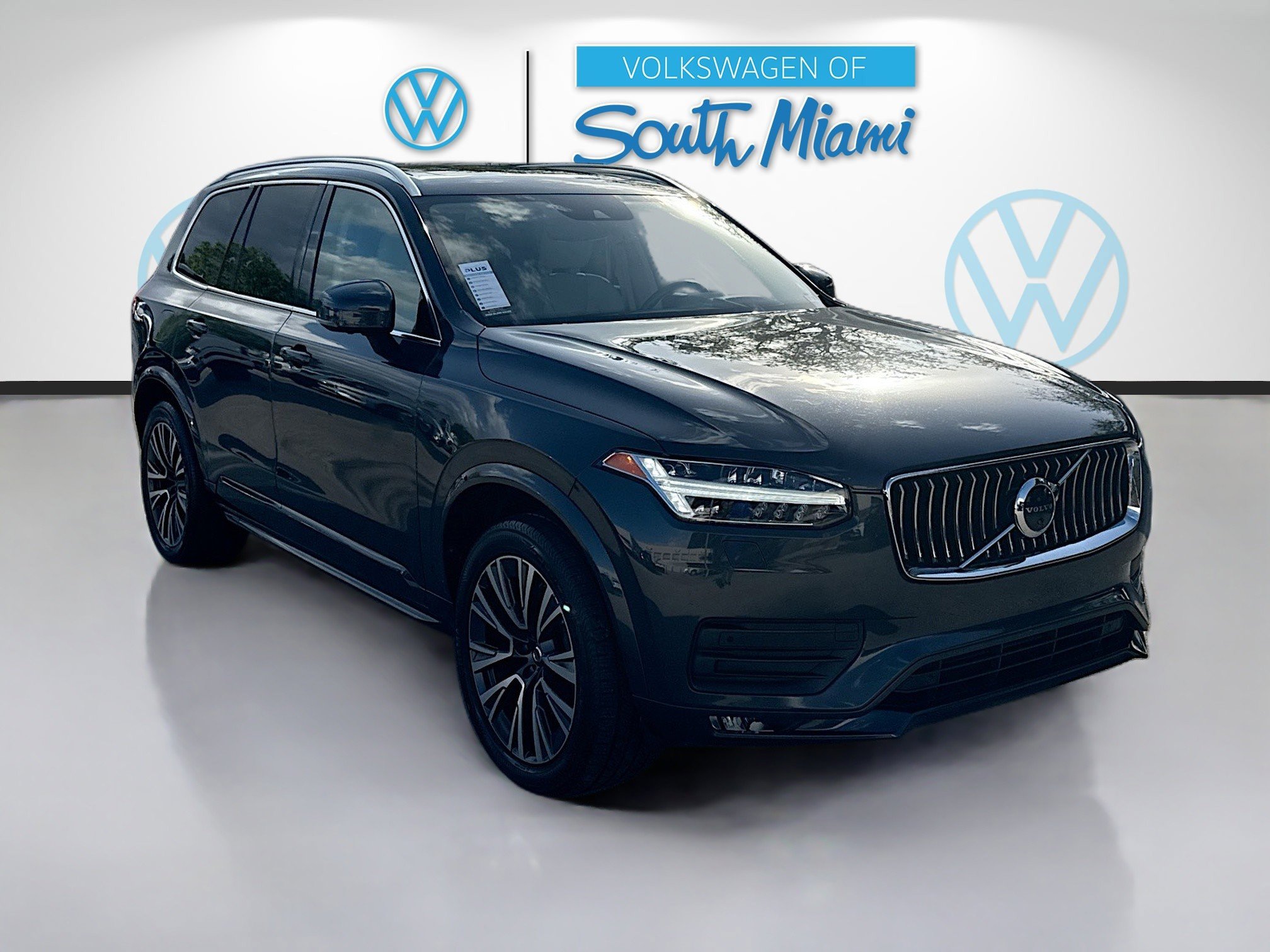 Used 2021 Volvo XC90 T6 Momentum w/ Advanced Package image 1