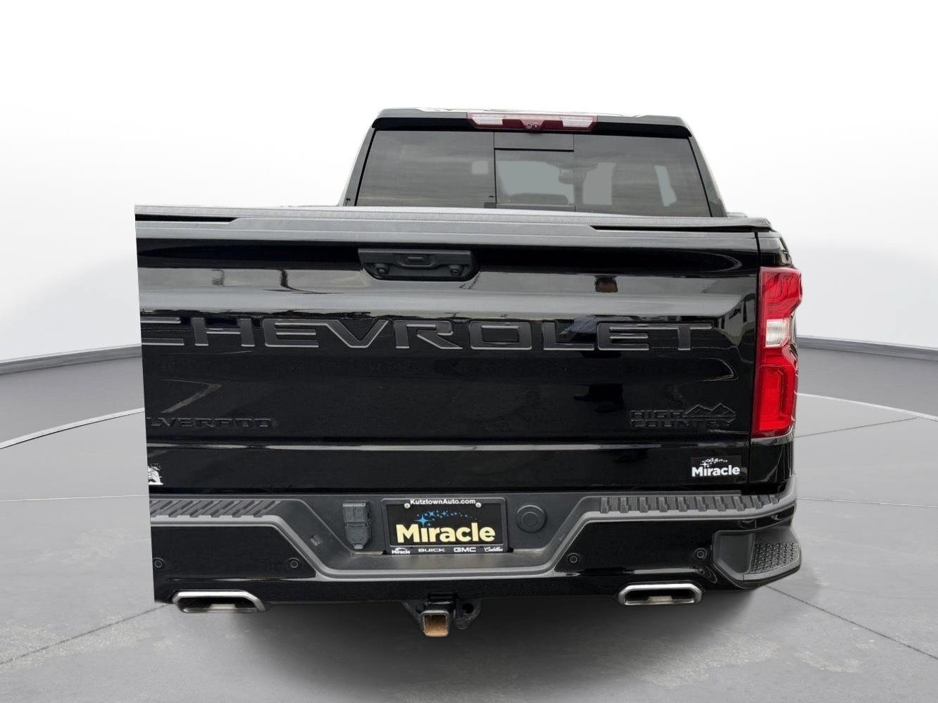 Used 2023 Chevrolet Silverado 1500 High Country w/ Technology Package AWD/4WD image 6