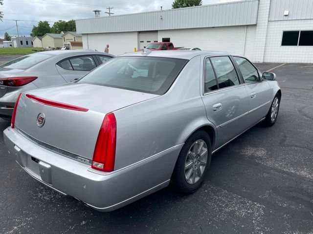 Used 2009 Cadillac DTS w/ Platinum Edition FWD image 6