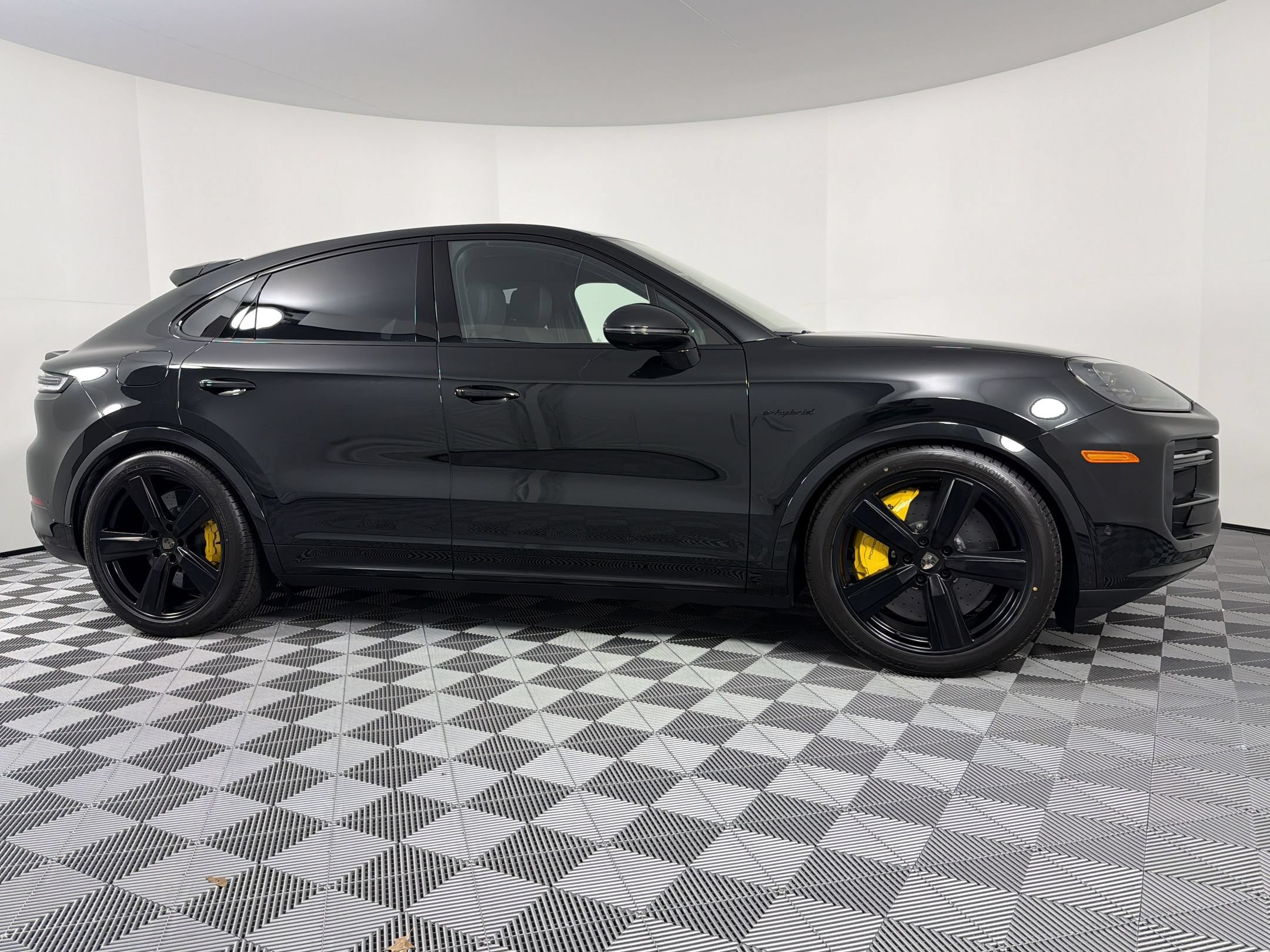 New 2026 Porsche Cayenne Turbo AWD/4WD image 11