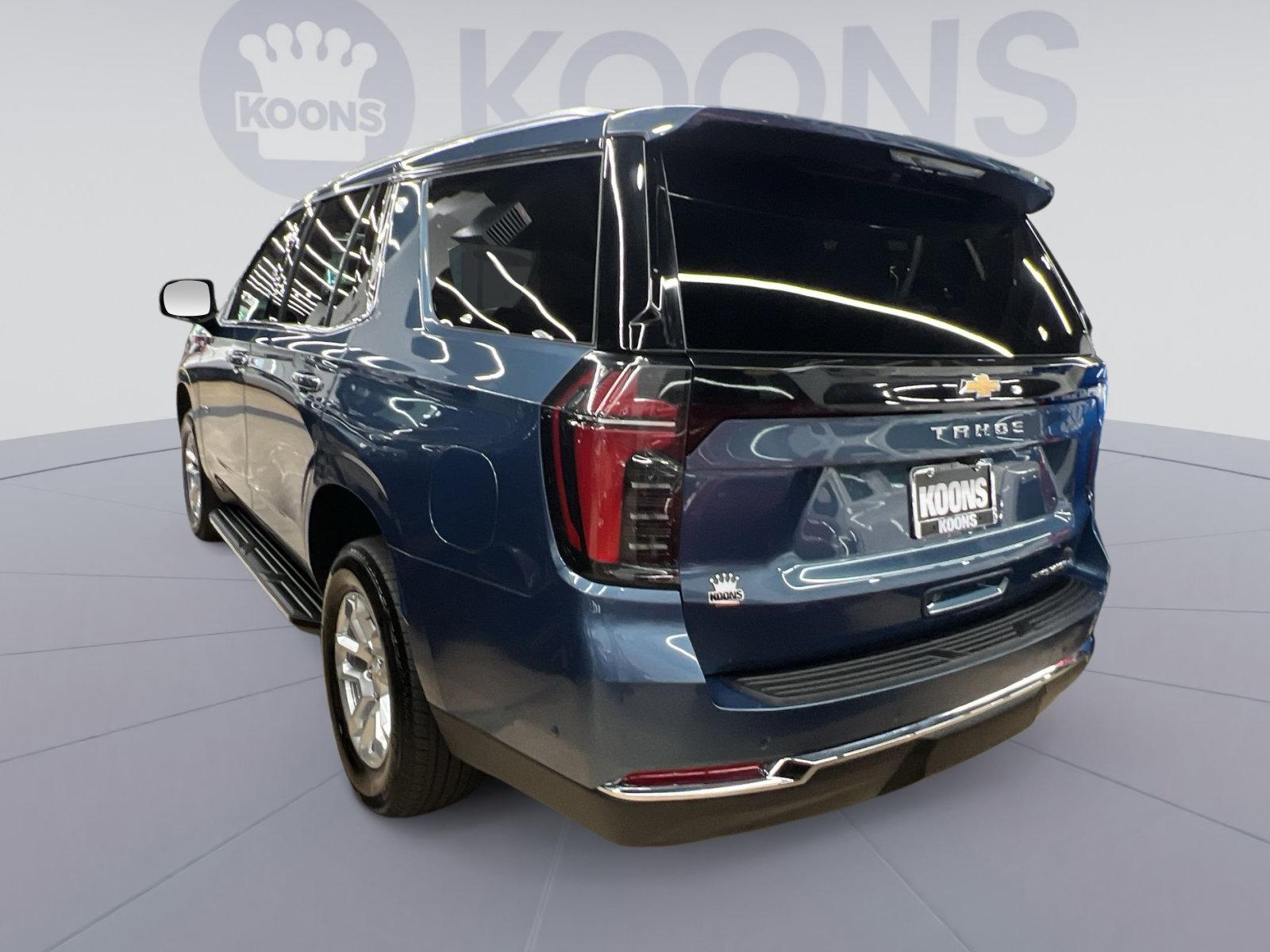 Used 2025 Chevrolet Tahoe LT AWD/4WD image 2