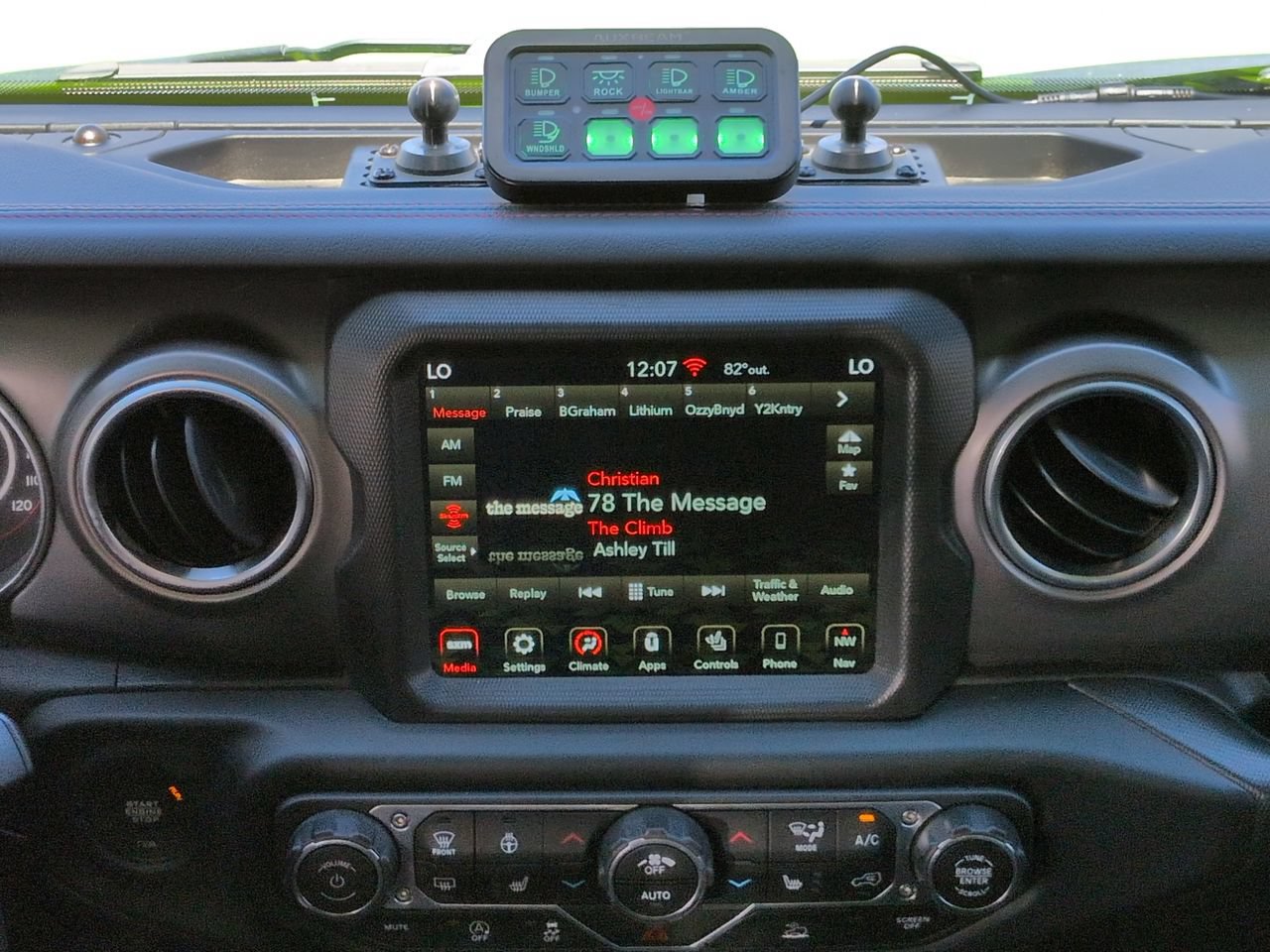 Used 2021 Jeep Gladiator Rubicon AWD/4WD image 18
