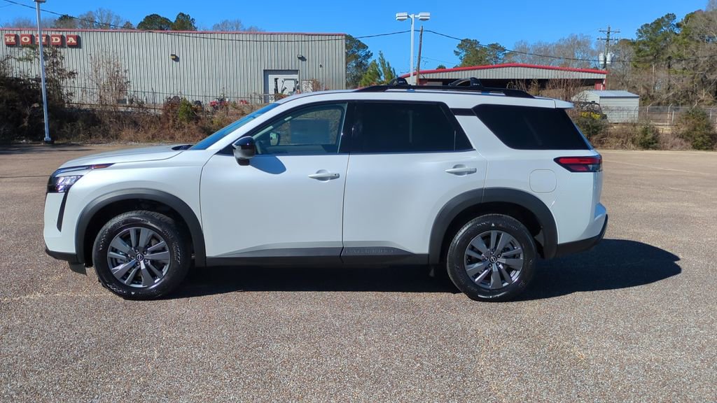 New 2026 Nissan Pathfinder SV image 8