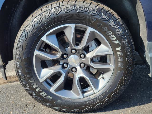Used 2023 Chevrolet Silverado 1500 LT AWD/4WD image 5