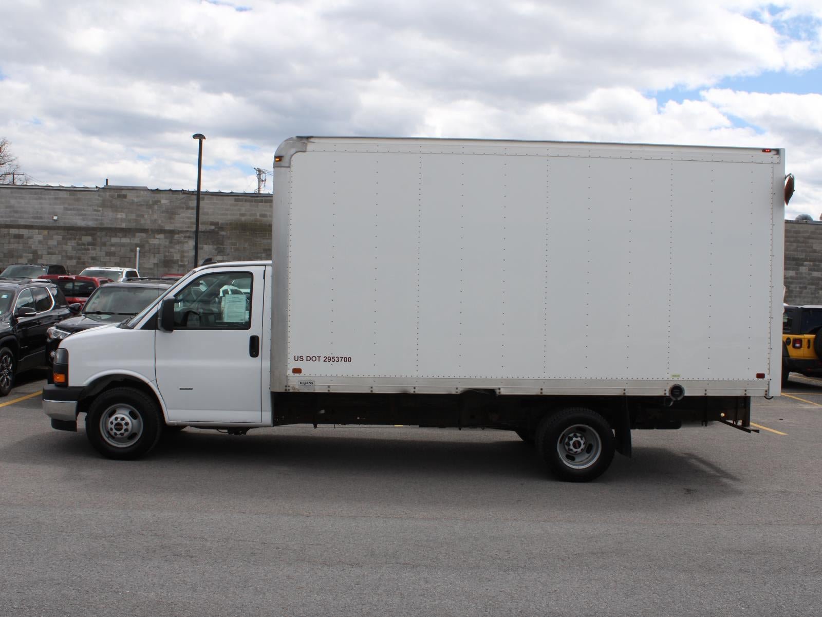 Used 2021 GMC Savana 4500 w/ Power Convenience Package RWD image 5
