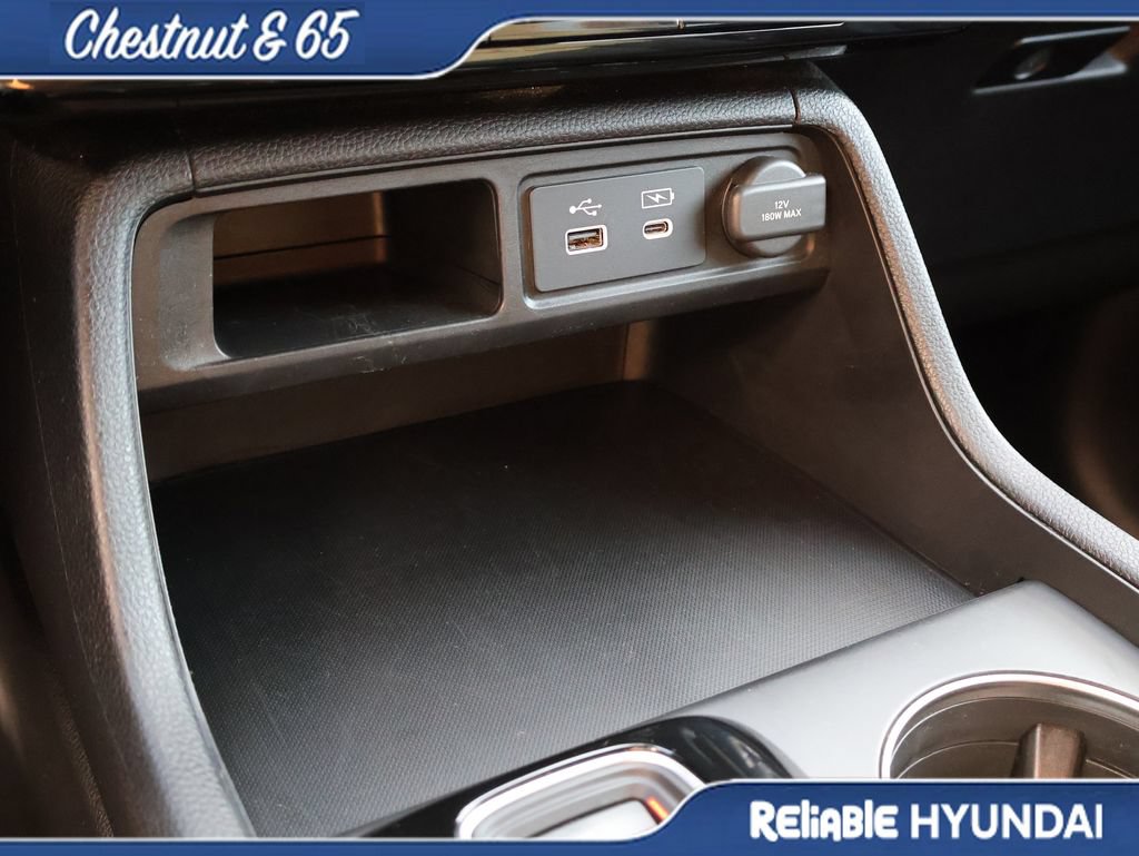 Used 2025 Honda Pilot Sport image 38