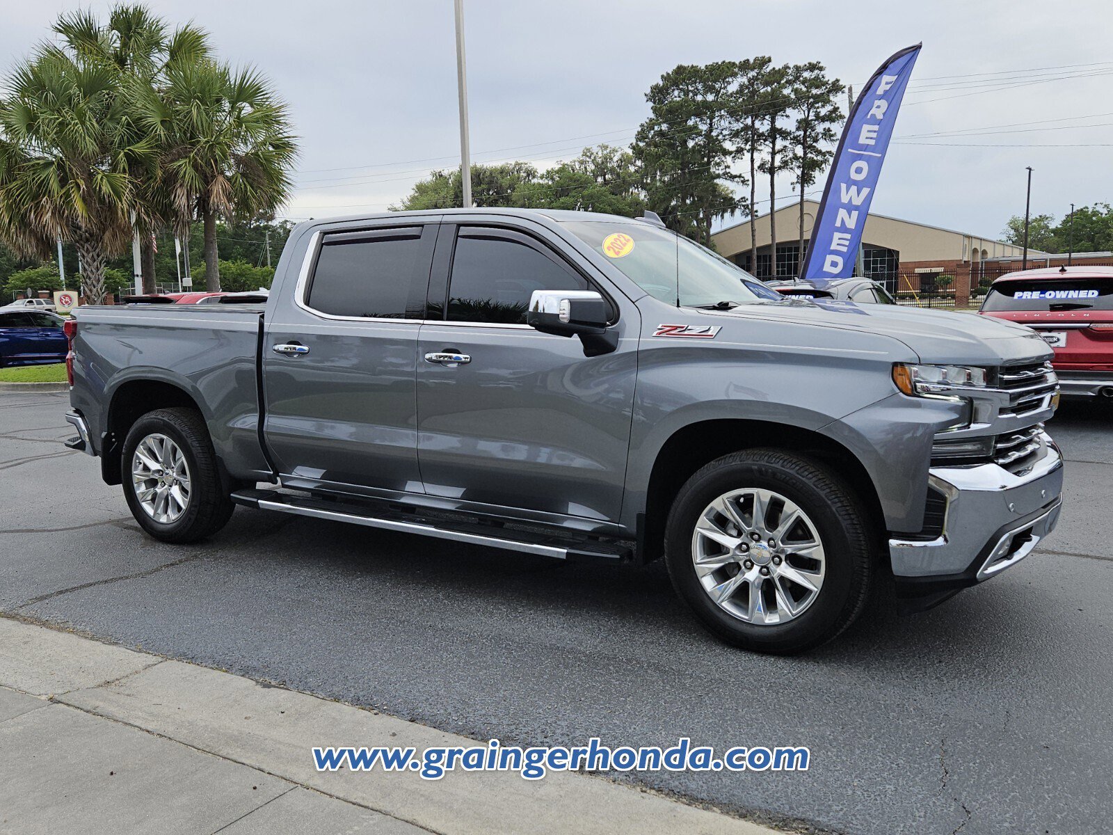 Used 2022 Chevrolet Silverado 1500 LTZ w/ LTZ Convenience Package II AWD/4WD image 7