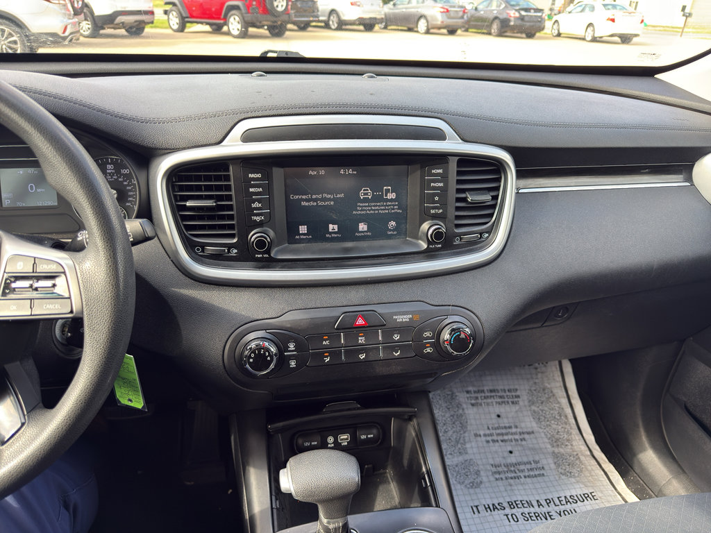 Used 2020 Kia Sorento LX image 14
