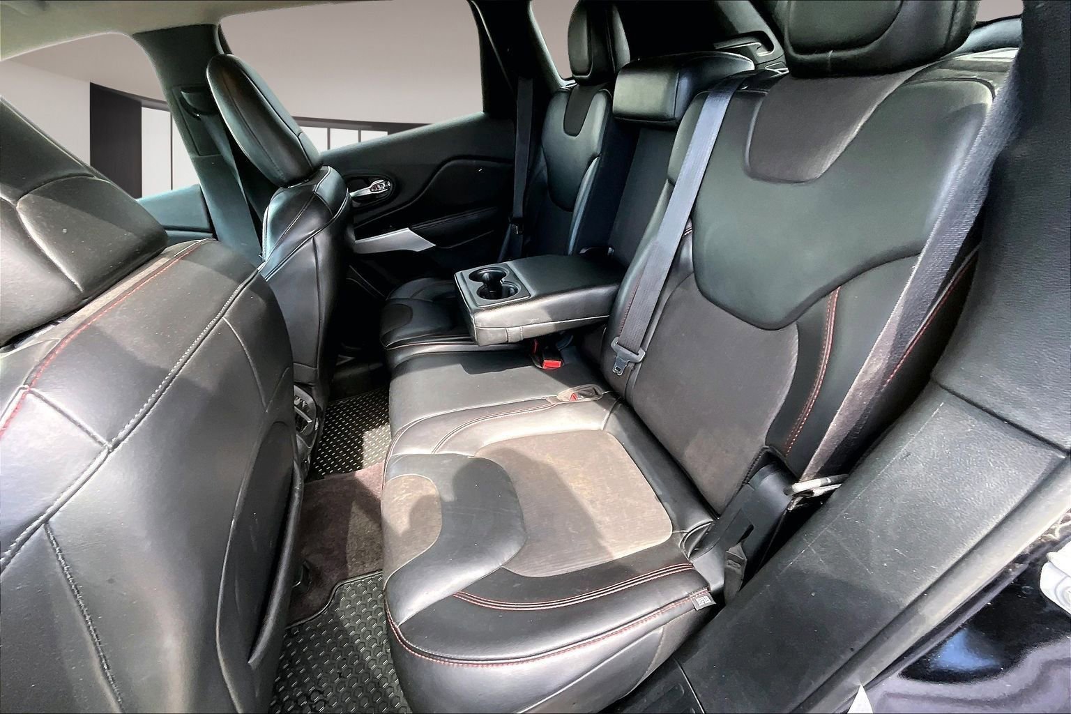 Used 2017 Jeep Cherokee Trailhawk w/ Cold Weather Group image 22