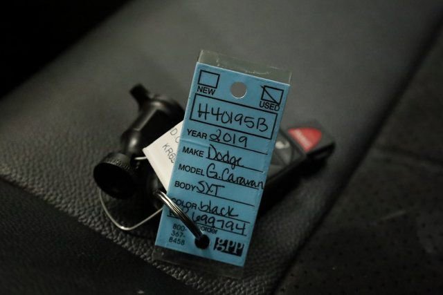 Used 2019 Dodge Grand Caravan SXT image 38