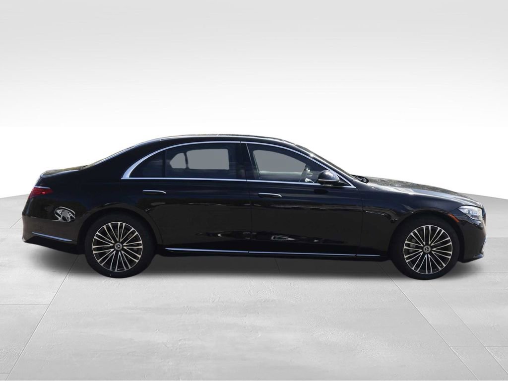 Used 2024 Mercedes-Benz S 580e 4MATIC Sedan image 4