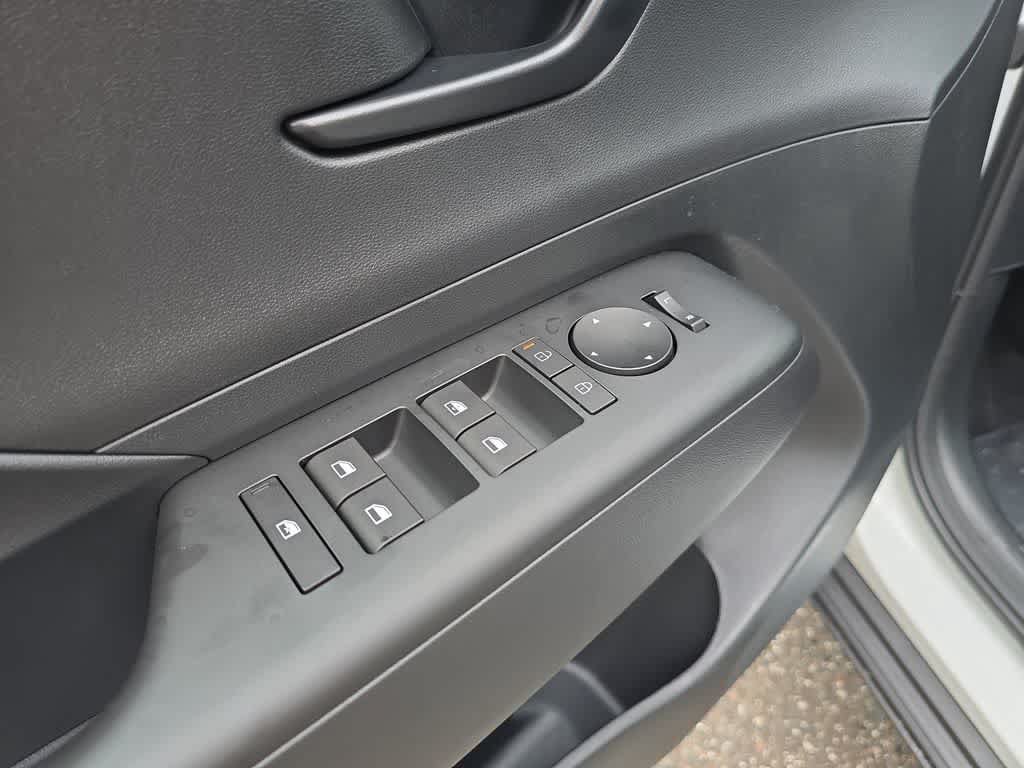 New 2027 Hyundai Kona SE FWD image 17