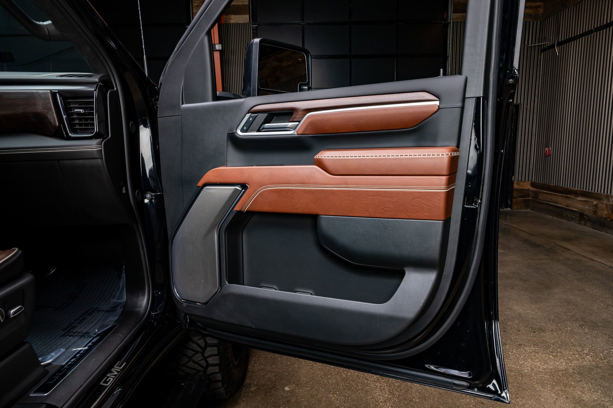 Used 2024 GMC Sierra 3500 Denali Ultimate image 37