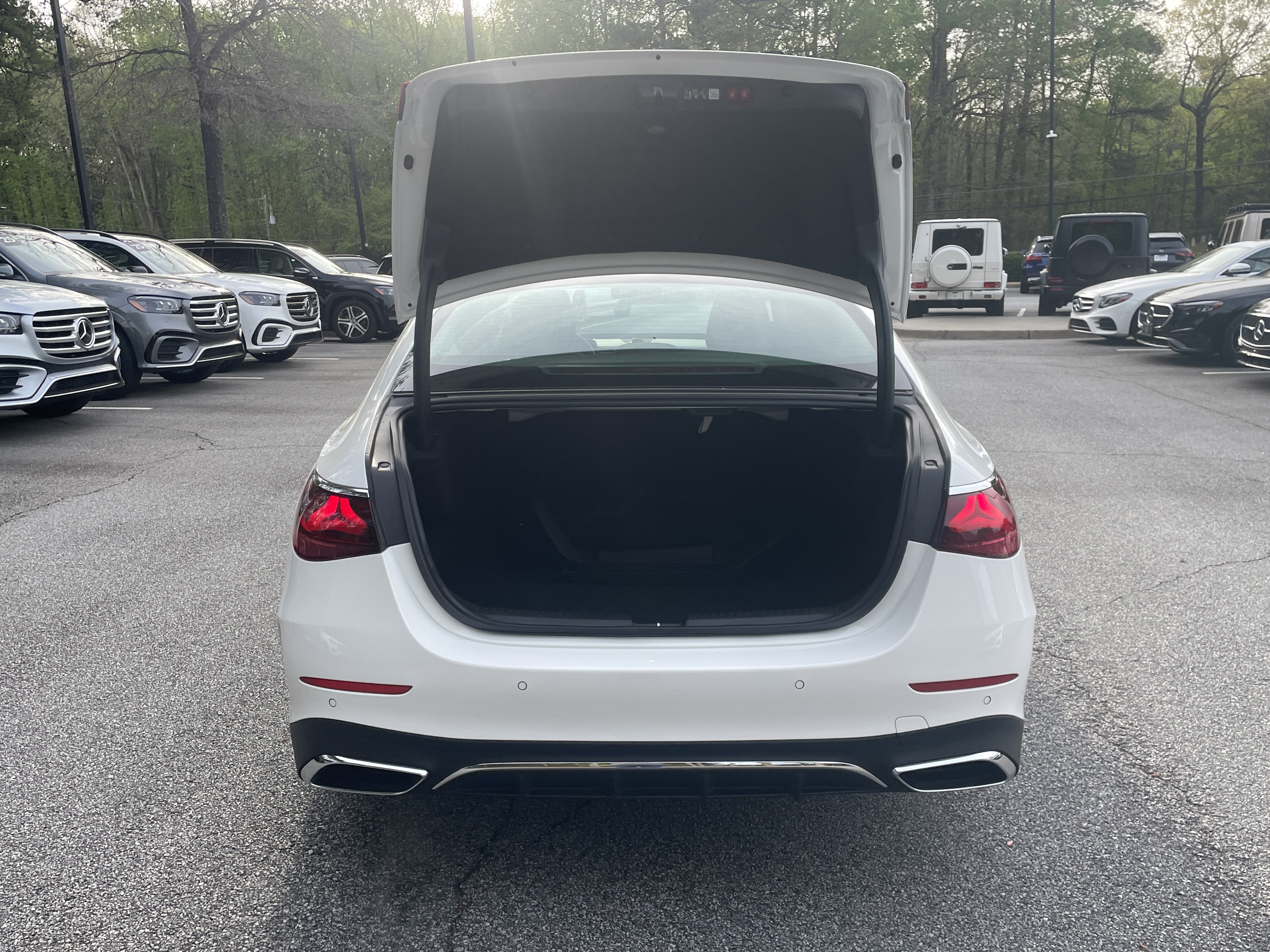 Used 2025 Mercedes-Benz E 350 Sedan image 9